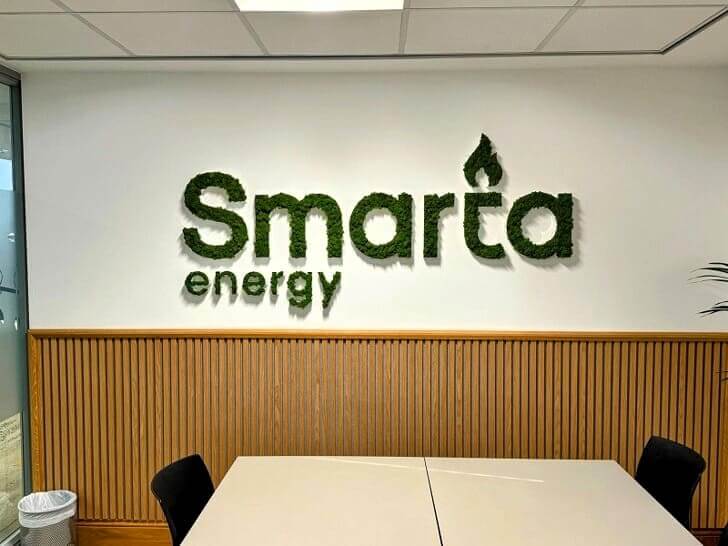Thick "Smarta Energy" interior wall mounted signage.
